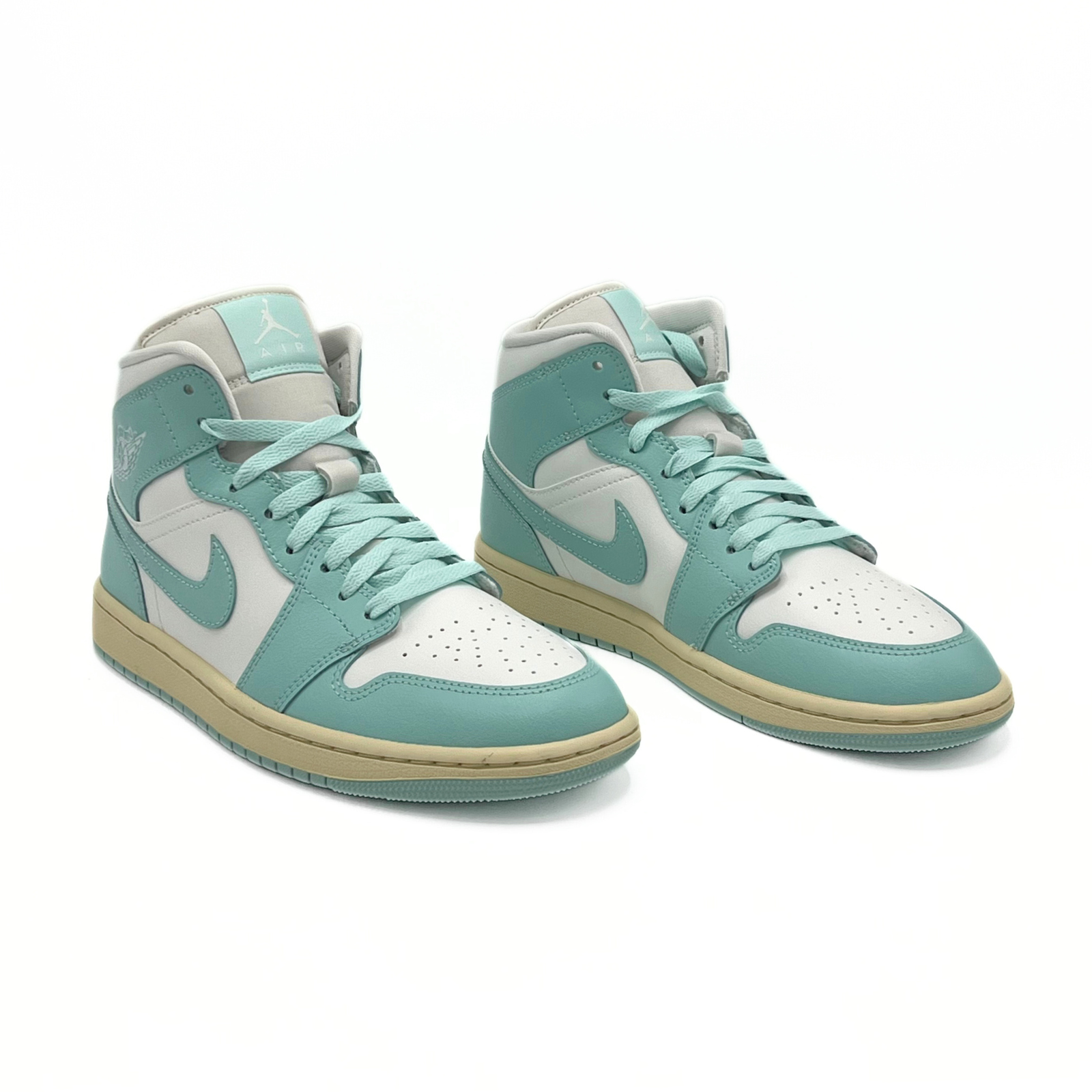 Air Jordan 1 Mid WMNS (Light Dew)