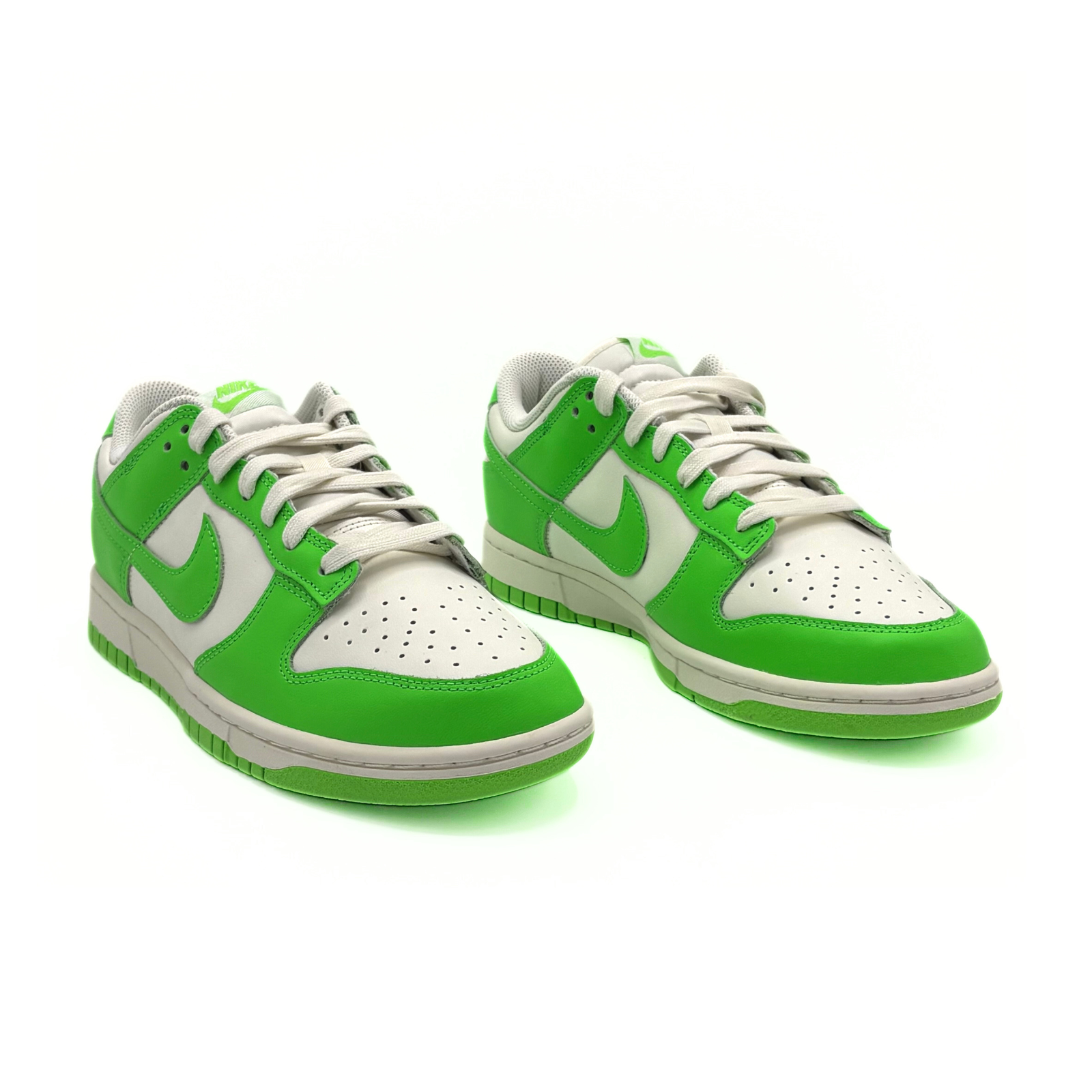 Nike Dunk Low WMNS (Green Strike)